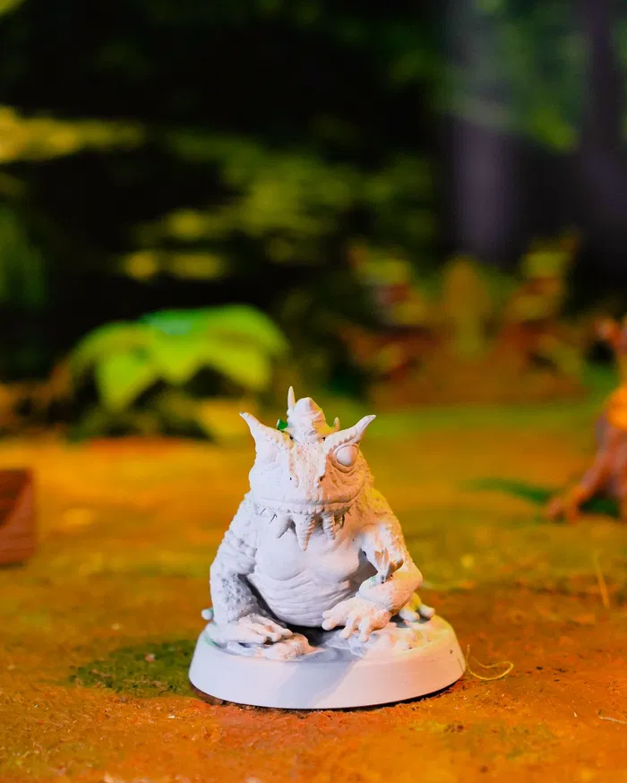 [175] Garten Giant Frog (32mm)